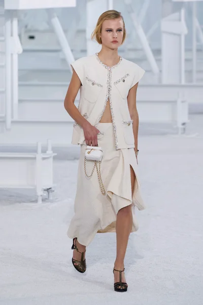 Look 42